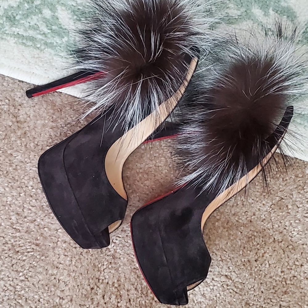 Christian Louboutin lady fur lady peep 39